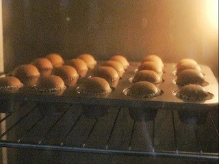 Hello Kitty杯子蛋糕怎么做？