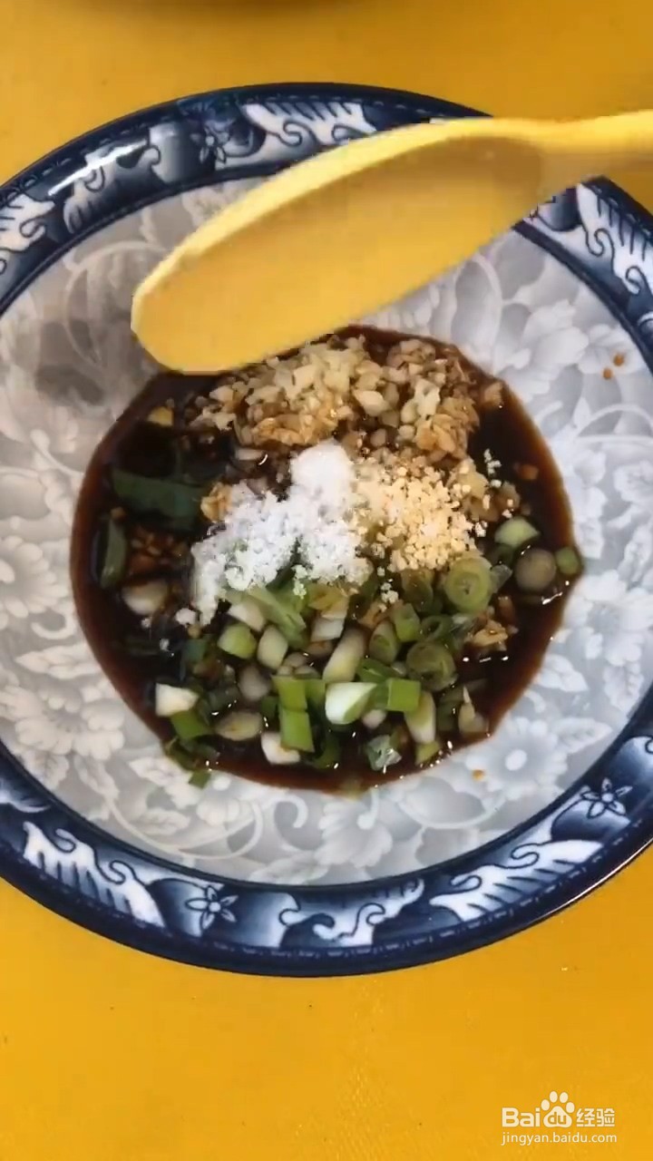 怎样在家正确自制味美的酱汁松花蛋