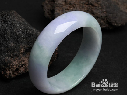 千灵玉篇：怎样选购翡翠手镯