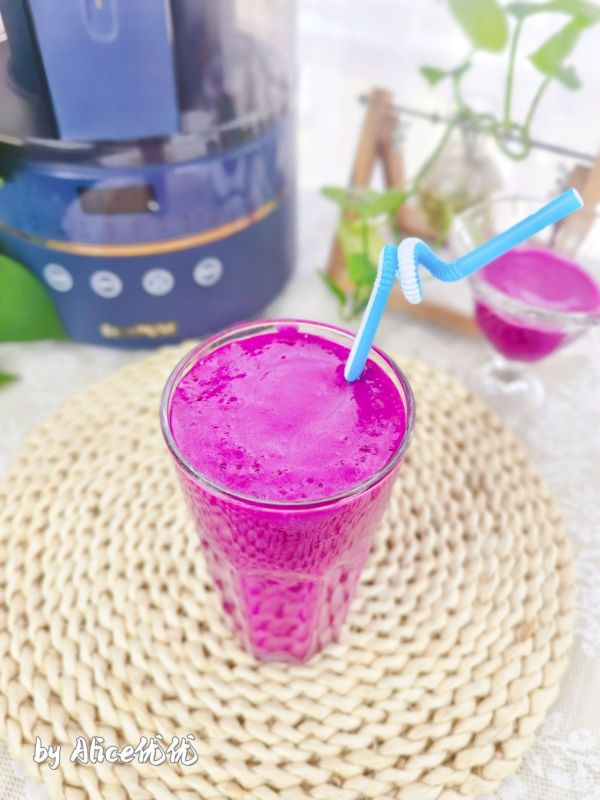 火龙果芒果酸奶奶昔