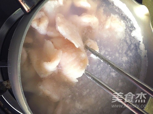 番茄口蘑烩煮红福鱼