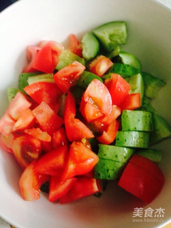 西红柿拌黄瓜