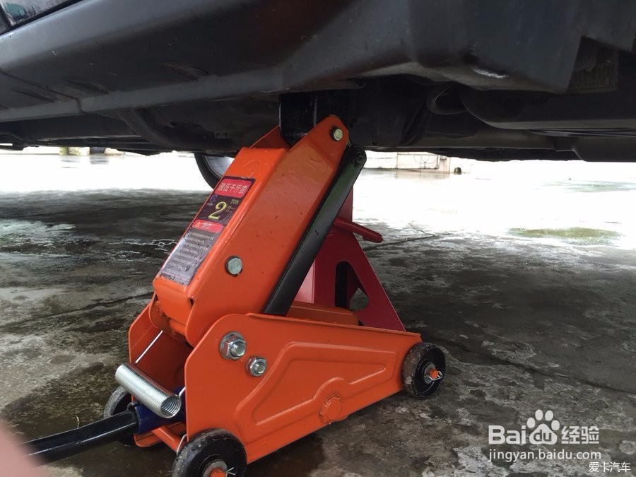 中华330怎样更换后减震器