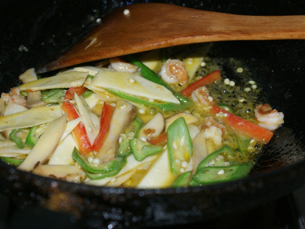 松茸笋子秋葵炒虾仁怎么做才美味，看完你就会了