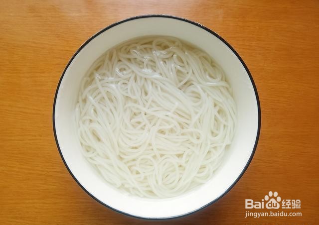 家庭自制酱香肉末炒米粉