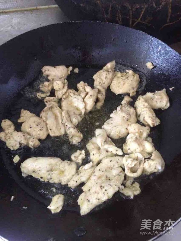 黑胡椒鸡肉意面