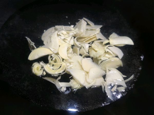 冬笋木耳炖鸡汤