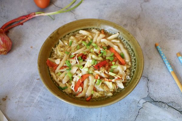 清淡养胃蛋花刀削面