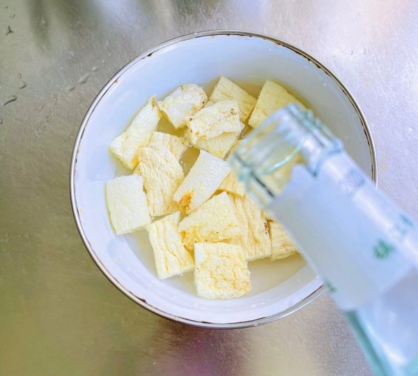 竹荪炖老母鸡汤