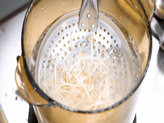 海鲜酸汤河粉怎么做？