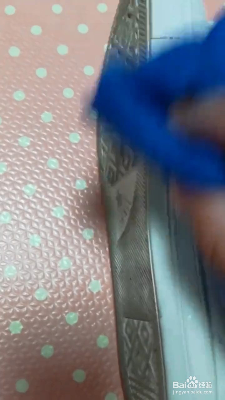如何正确清洗小白鞋