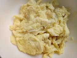 如何作西红柿炒鸡蛋？