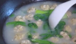 5分钟搞定的青菜肉丸汤