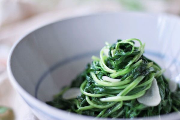 蒜片清炒马兰头