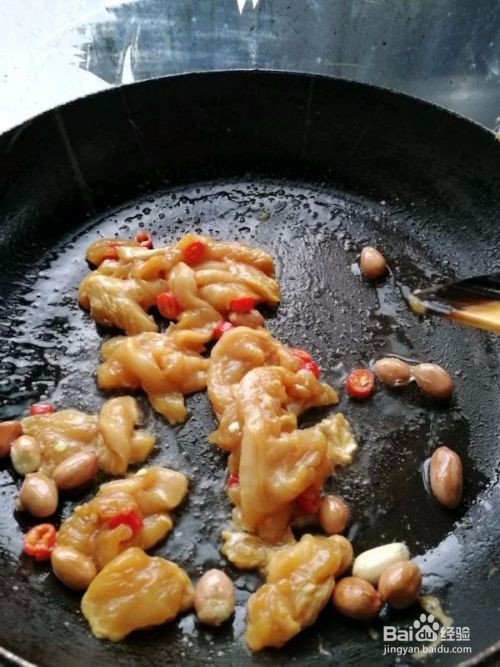 鸡胸肉炒黄瓜丁的做法