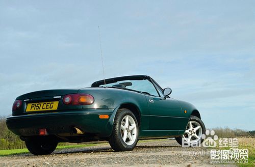 怎样用外置闪光灯拍摄汽车