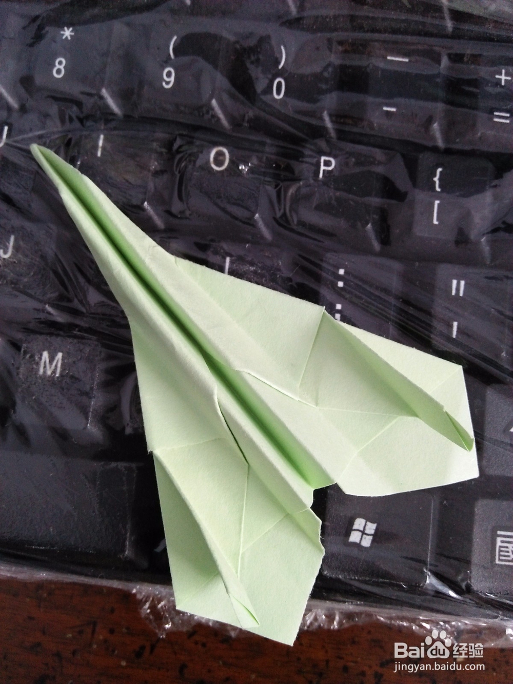 <b>承载儿时梦想的纸飞机怎么折</b>
