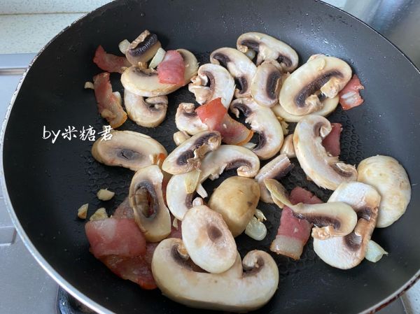 奶油培根意大利面