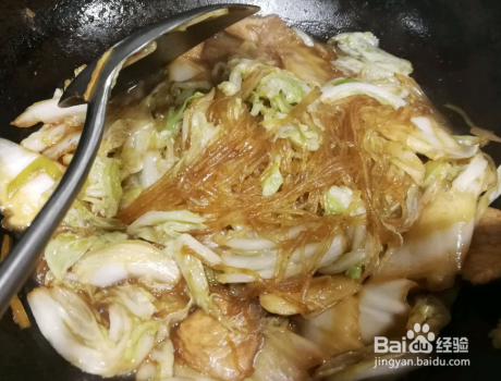 家庭自制五花肉炖白菜