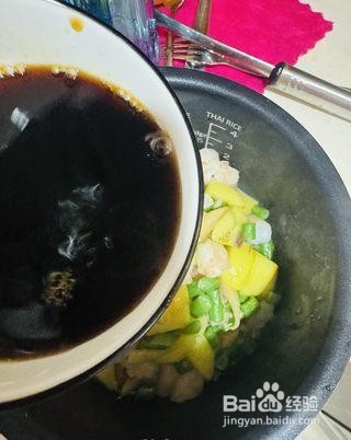 虾仁土豆豆角焖饭怎么做？