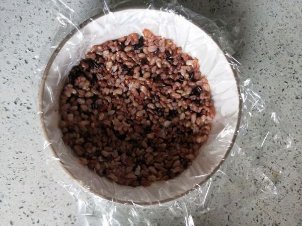 减脂糙米蟹柳饭团