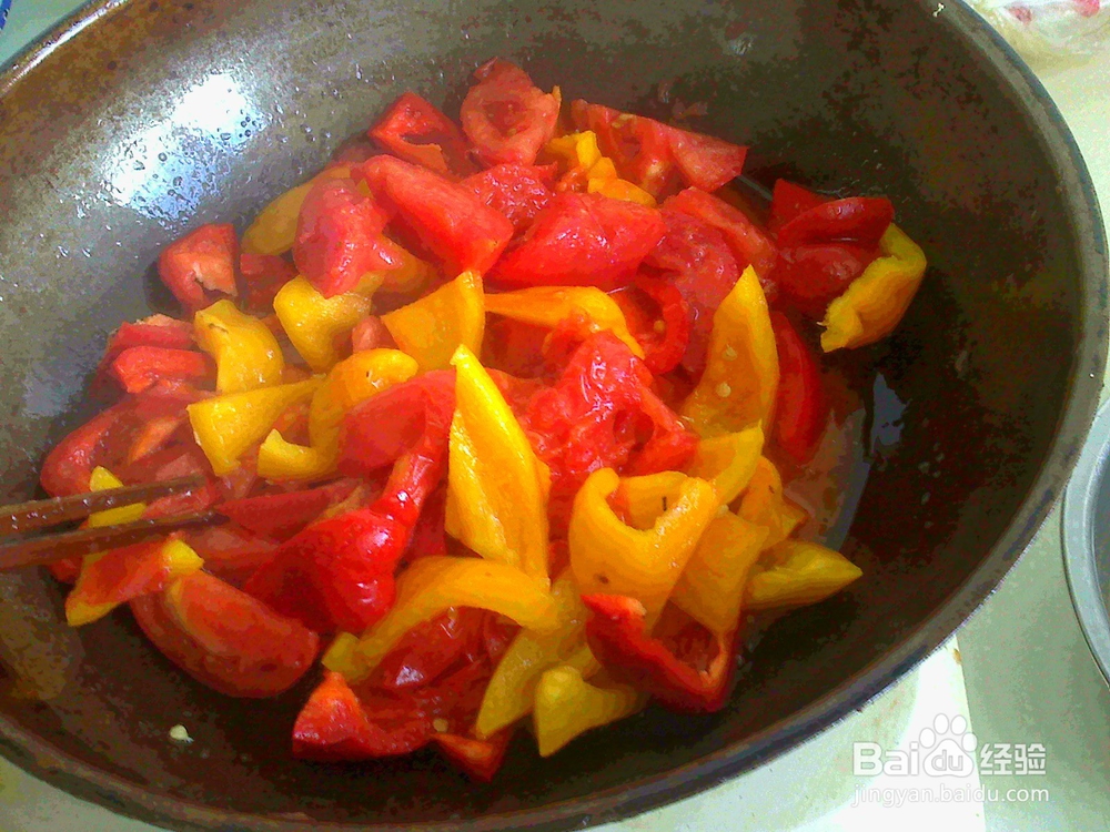 #美食#老年人怎样用西红柿焖大辣椒