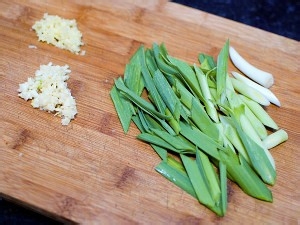 麻辣鸳鸯豆腐煲的做法