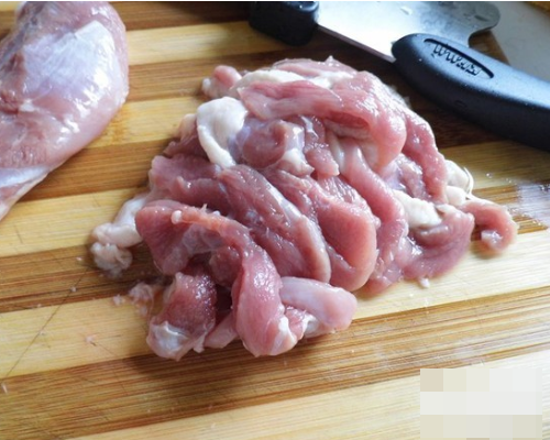 炒鸭肉放什么配菜好吃