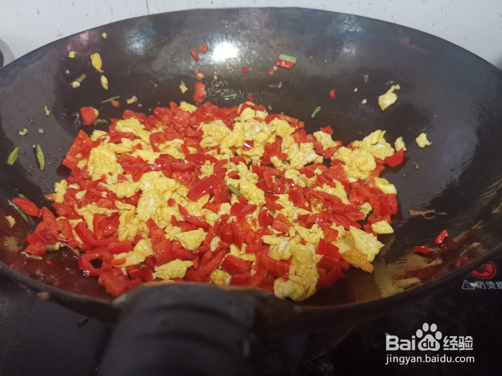 红椒炒鸡蛋块