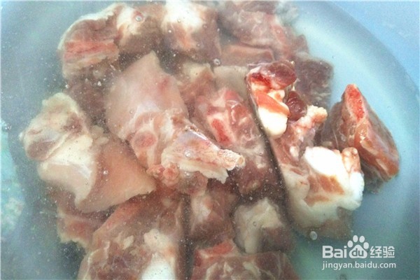 怎样给肉和肉骨头焯水？