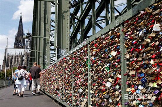 世界上10大能“锁”住爱情的地方