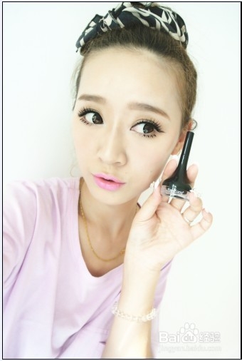 裸妆眼线的画法 不浓不淡挑战清纯度