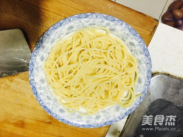 肉酱意面的做法