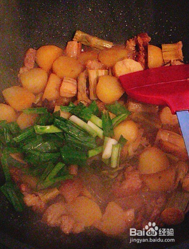 笋干土豆炖肉的做法