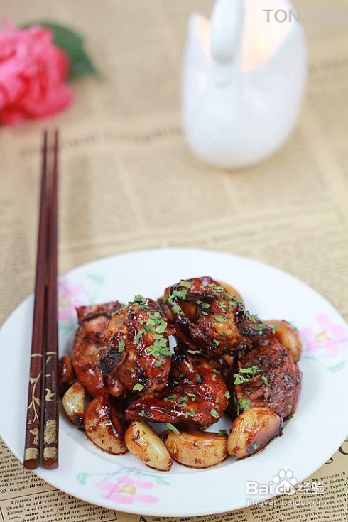 年夜大餐上让人吃到吮指的干锅香鸡有何秘籍