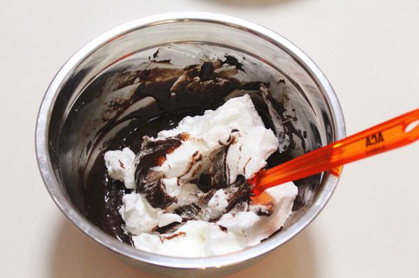 巧克力樱桃蛋糕