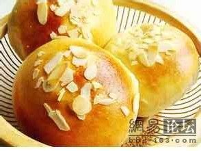 继续玩面包哦——杏仁豆沙小面包