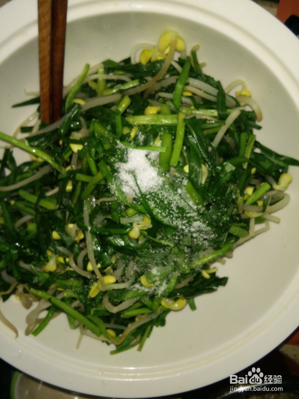 蒜油炝拌韭菜黄豆芽