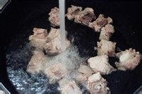 小火慢炖红烧排骨