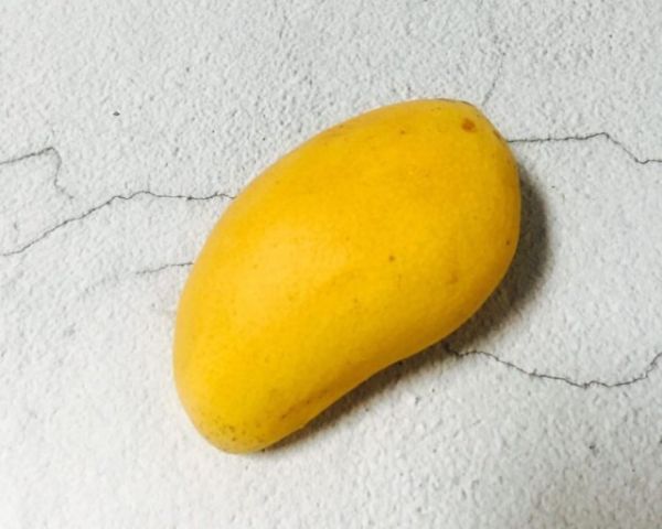 芒果牛奶芝麻燕麦粥