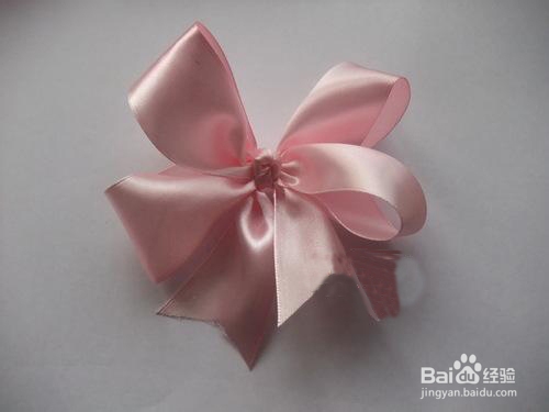 怎么用丝带做出漂亮蝴蝶结