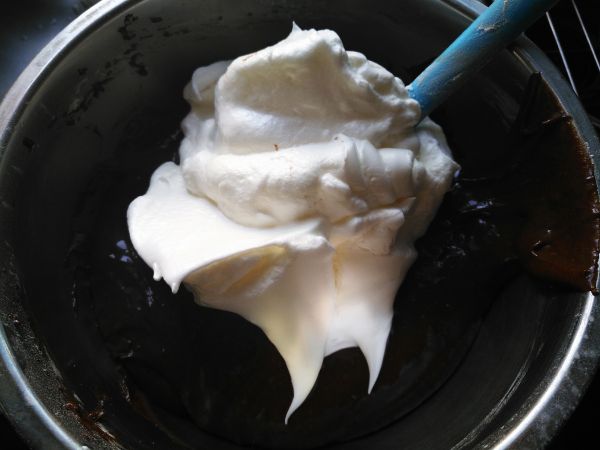 可可戚风纸杯蛋糕