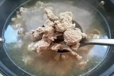 如何做笋干红烧肉