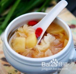 银耳陈皮生姜炖梨