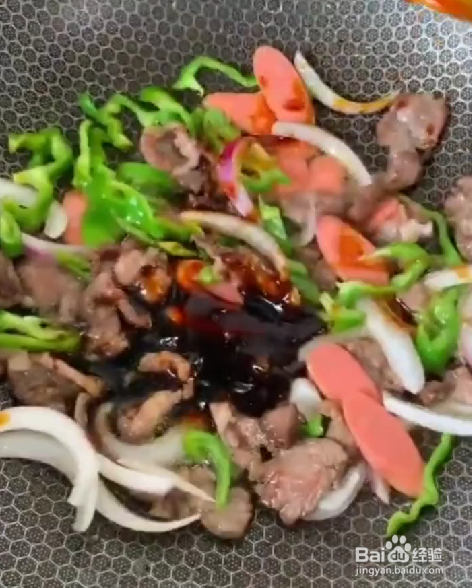 怎样制作好吃的青椒牛肉炒意面呢？