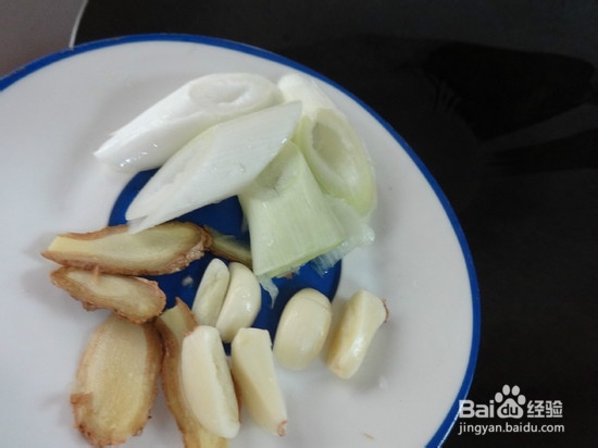 舌尖上的24节气处暑之【金针炖猪蹄】