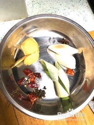 油泼鲤鱼的做法