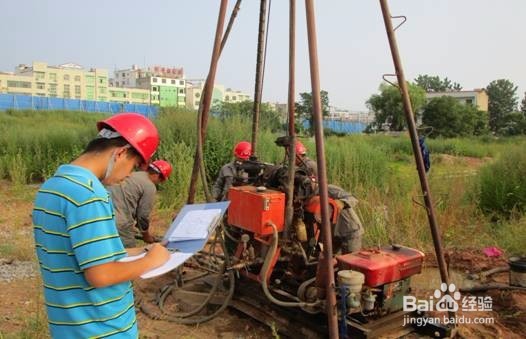 山脚下怎么建房子