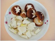 香菇春笋煲鸡汤