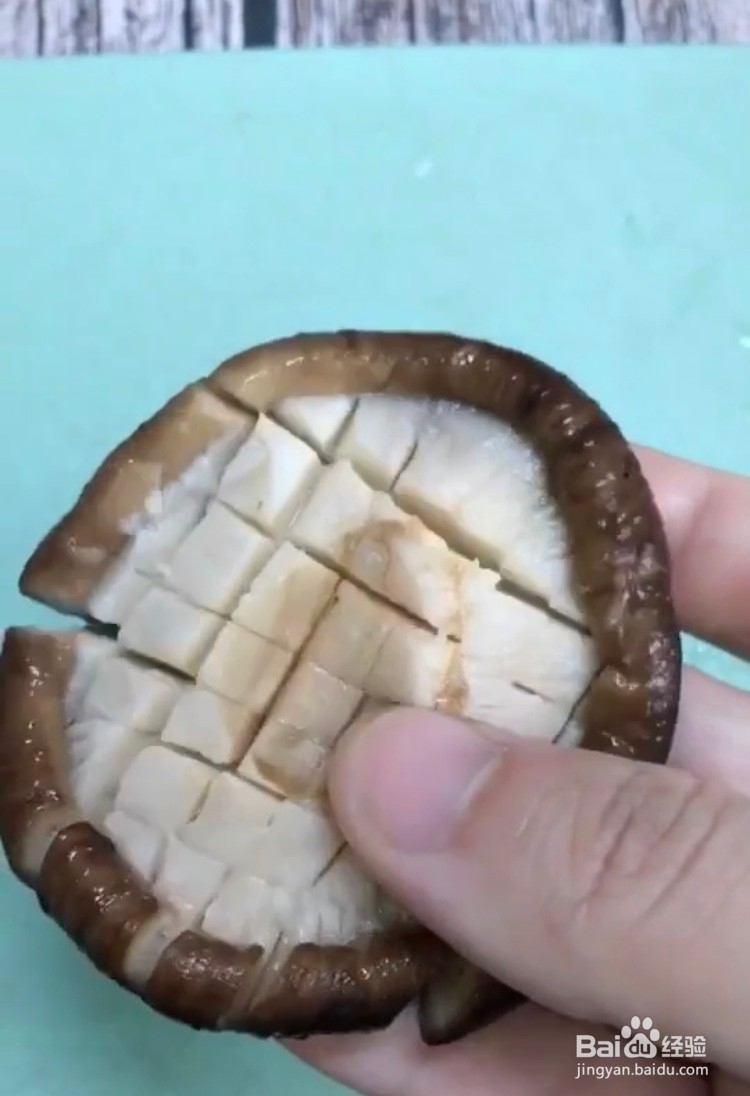 香菇炒青椒怎么做